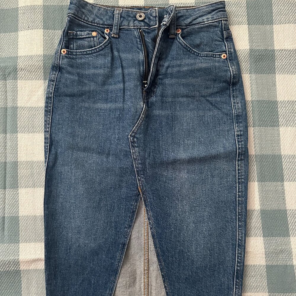 H&M Slit Denim Skirt US size 2